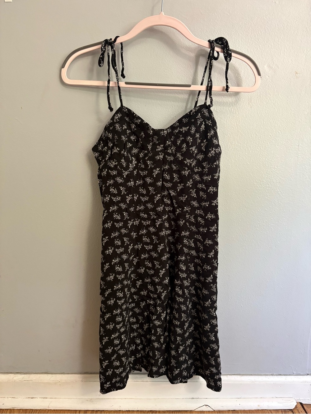 American Eagle Outfitters Black Floral Tie-Shoulder Jumpsuit